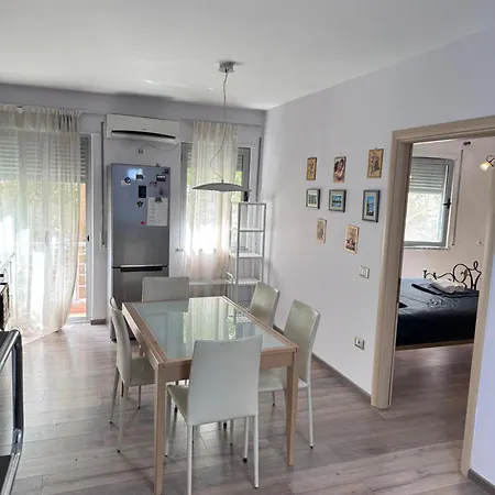 Stylish Downtown Getaway Appartement Tirana